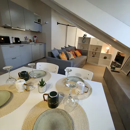 아파트 Mansarda Luxury: Lagrange Centro *