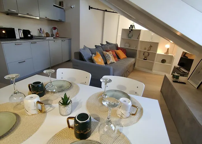 アパート Mansarda Luxury: Lagrange Centro *