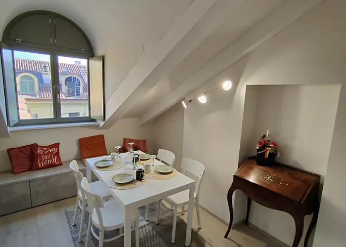 Mansarda Luxury: Lagrange Centro Lejlighed